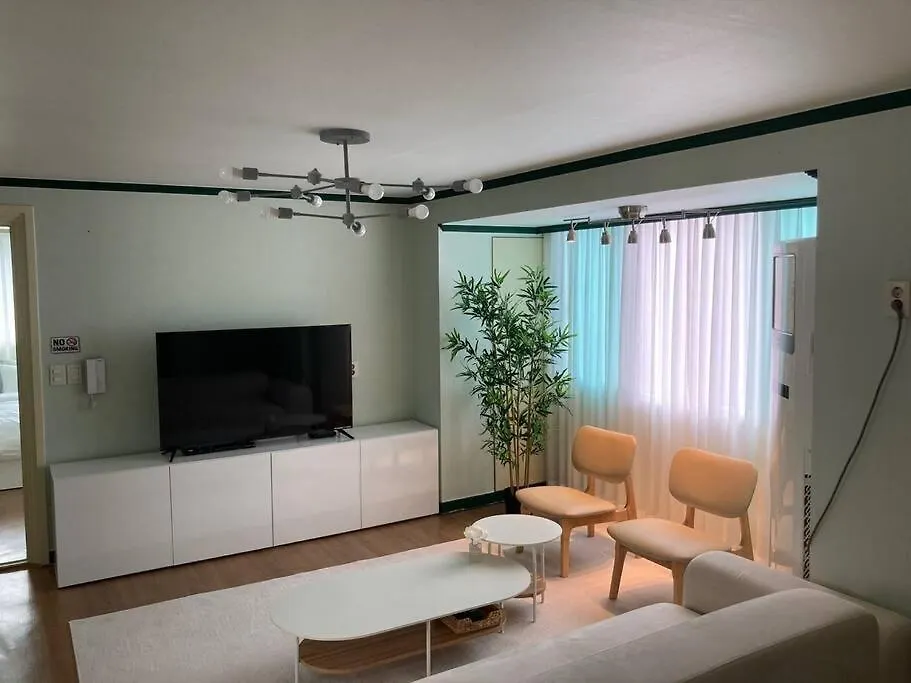 Sunnyside House/ Hongik St. Exite 5~7 3Min Βίλα Σεούλ 0*,  Νότια Κορέα